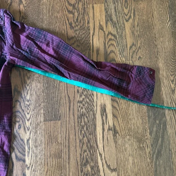 Like New TNA Aritzia Boyfriend Flannel Hoodie Small - Picture 11 of 11